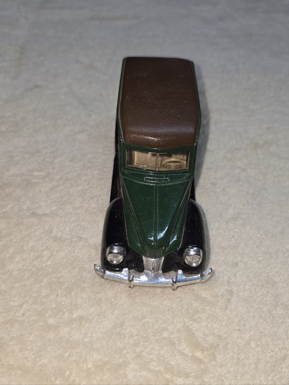 1940 Ford Deluxe Woody Wagon Diecast Model Car Friction Car SS 5706 Green